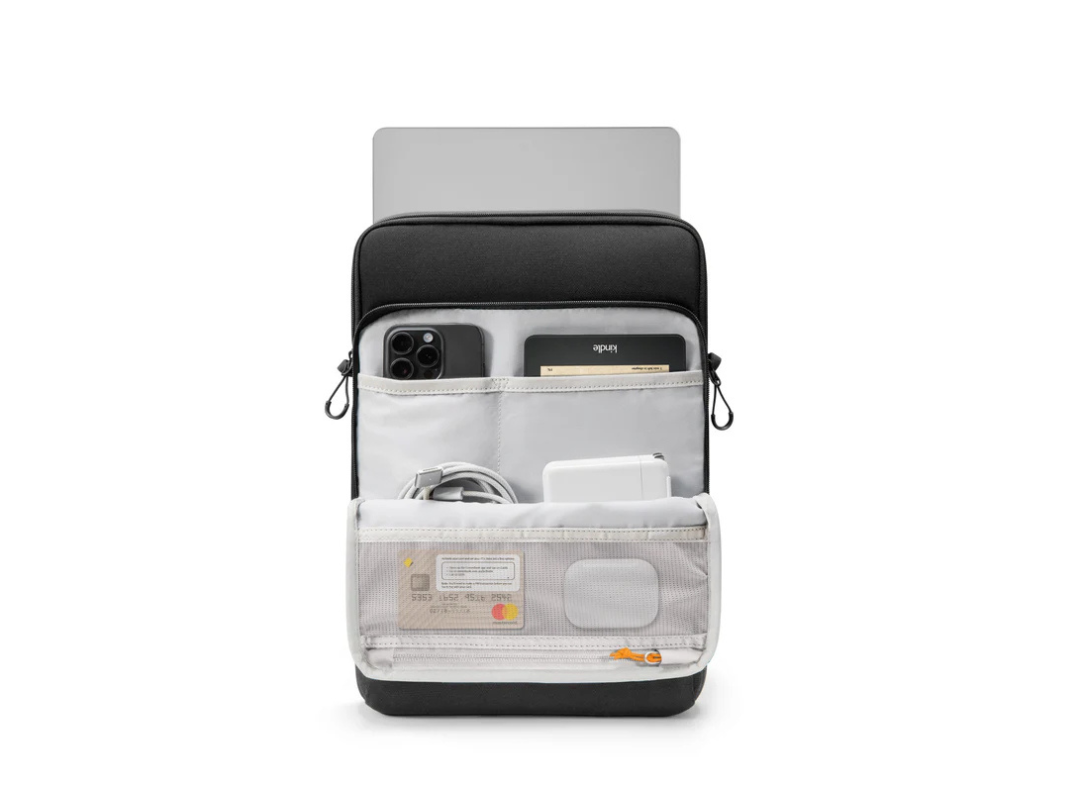 Buy Tomtoc DefenderACE-A03 Laptop Shoulder Bag for 13-16 inch MacBook in Qatar Buy Tomtoc DefenderACE-A03 Laptop Shoulder Bag for 13-16 inch MacBook in Qatar